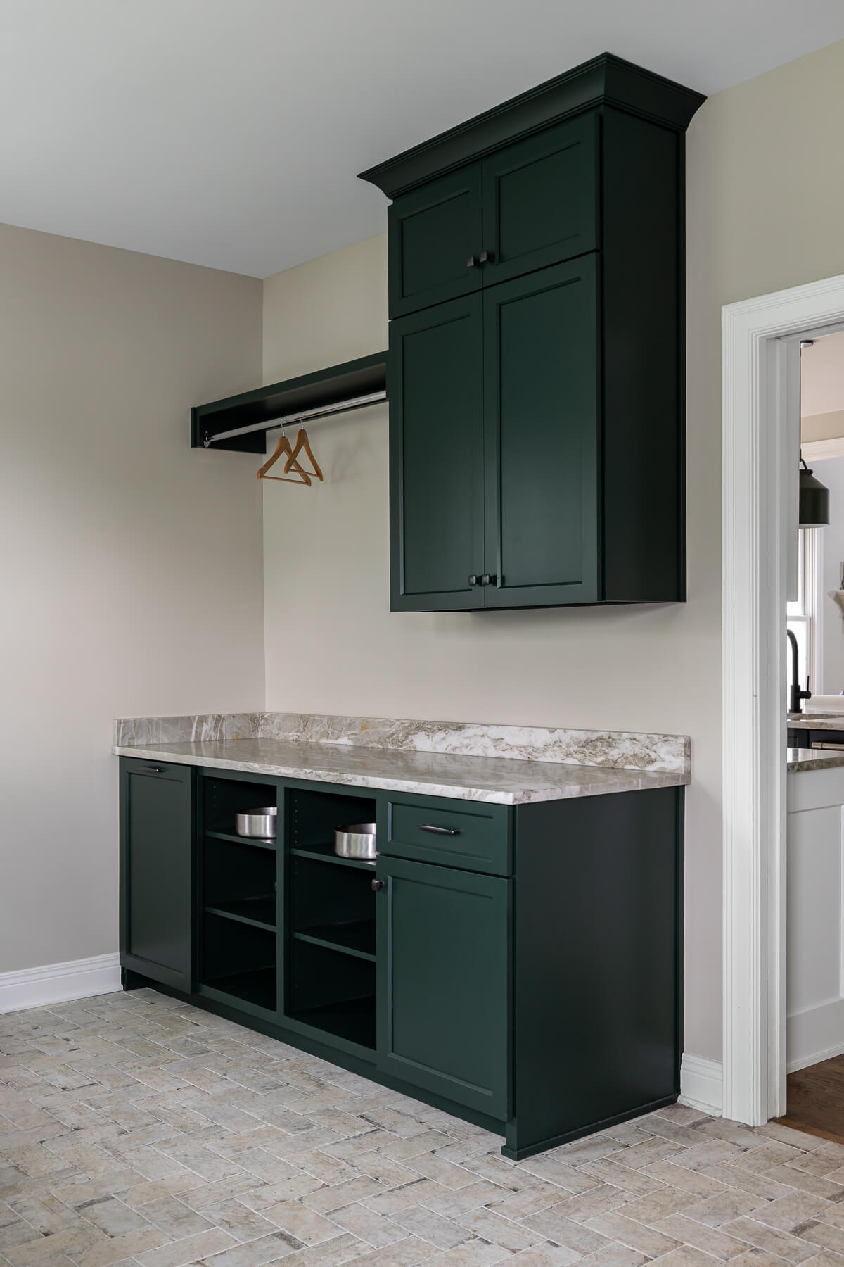 01813008 Longwood Ln Internet